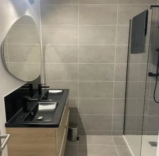 Juan F3 100 M Des Plages * Antibes